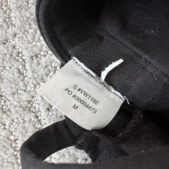 Vuori Strappy Back Black Sports Bra, Medium - Picture 4 of 5